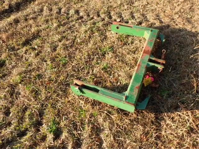 Image of John Deere Quick hitch equipment image 1