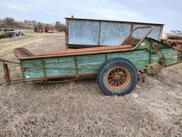 Image of John Deere R equipment image 1