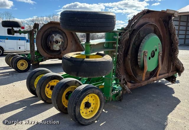 Image of John Deere R10 equipment image 4