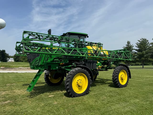 Image of John Deere R4023 equipment image 1