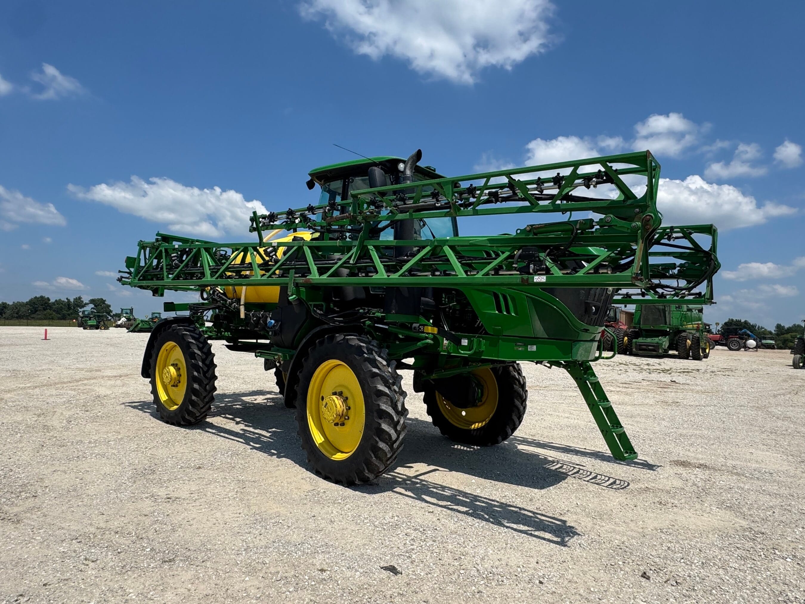 2023 John Deere R4023 Equipment Image0