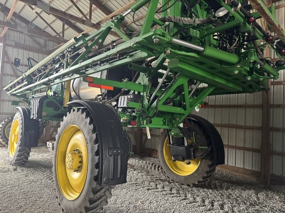 Image of John Deere R4030 Image 1