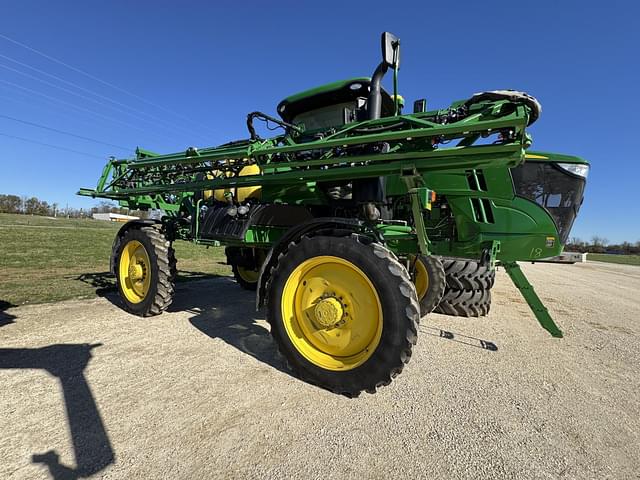 Image of John Deere R4030 equipment image 4