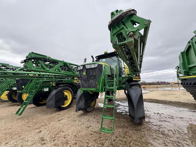 Image of John Deere R4030 equipment image 4