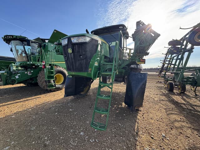 Image of John Deere R4030 equipment image 2