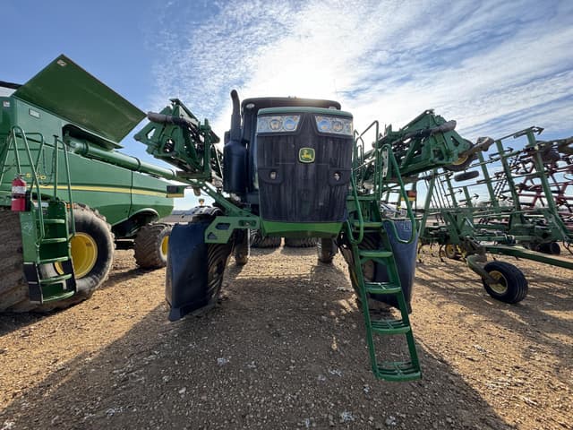 Image of John Deere R4030 equipment image 4