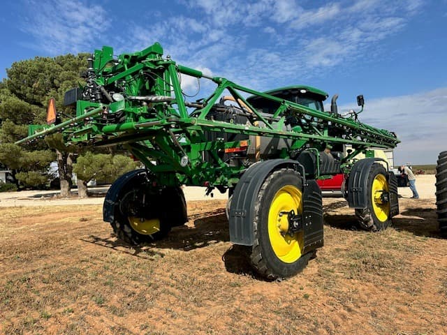 Image of John Deere R4030 Image 1