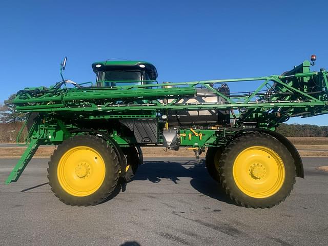 Image of John Deere R4030 equipment image 1