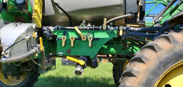 Image of John Deere R4038 equipment image 4