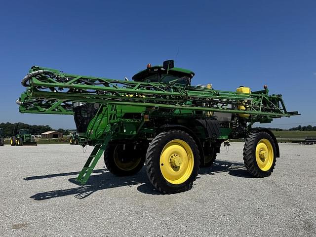 Image of John Deere R4038 equipment image 1