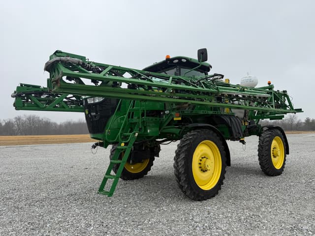 Image of John Deere R4038 equipment image 1
