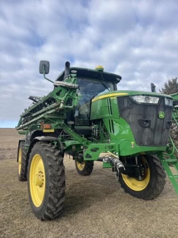 Image of John Deere R4038 equipment image 1