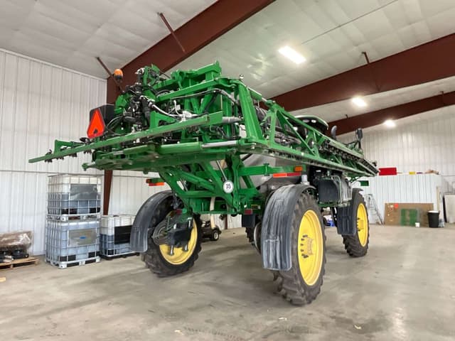 Image of John Deere R4044 equipment image 4