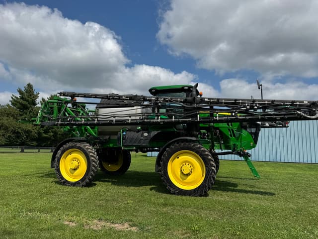 Image of John Deere R4044 equipment image 4