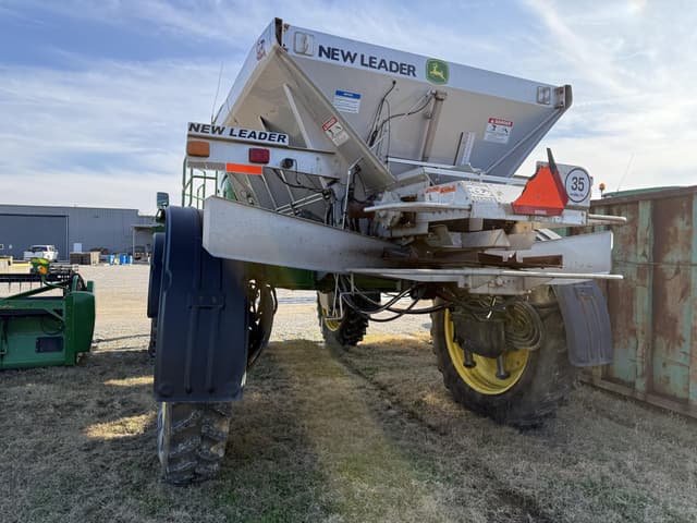 Image of John Deere R4045 equipment image 4