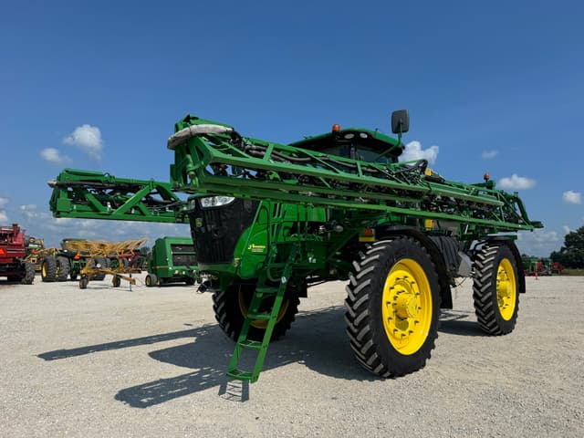 Image of John Deere R4045 equipment image 1