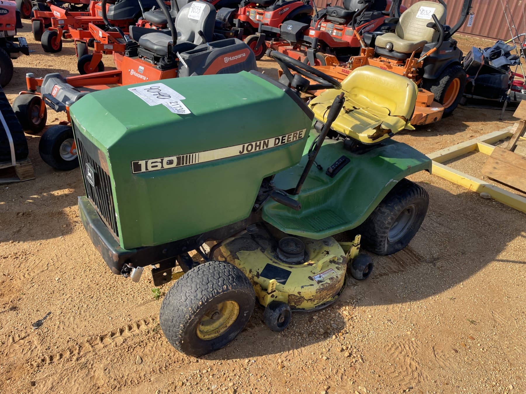 John Deere 160 Equipment Image0