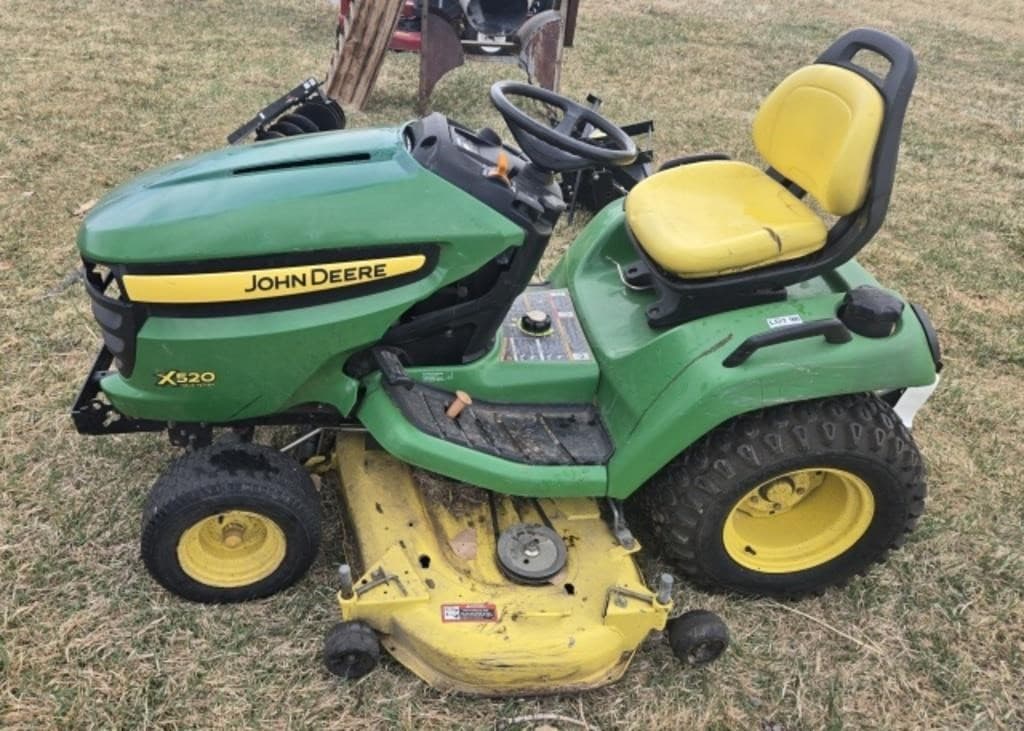 Image of John Deere X520 Primary image