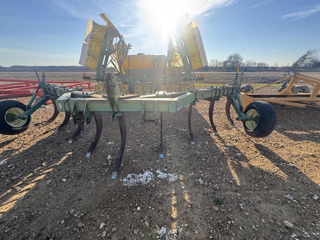 Image of John Deere 915 equipment image 2