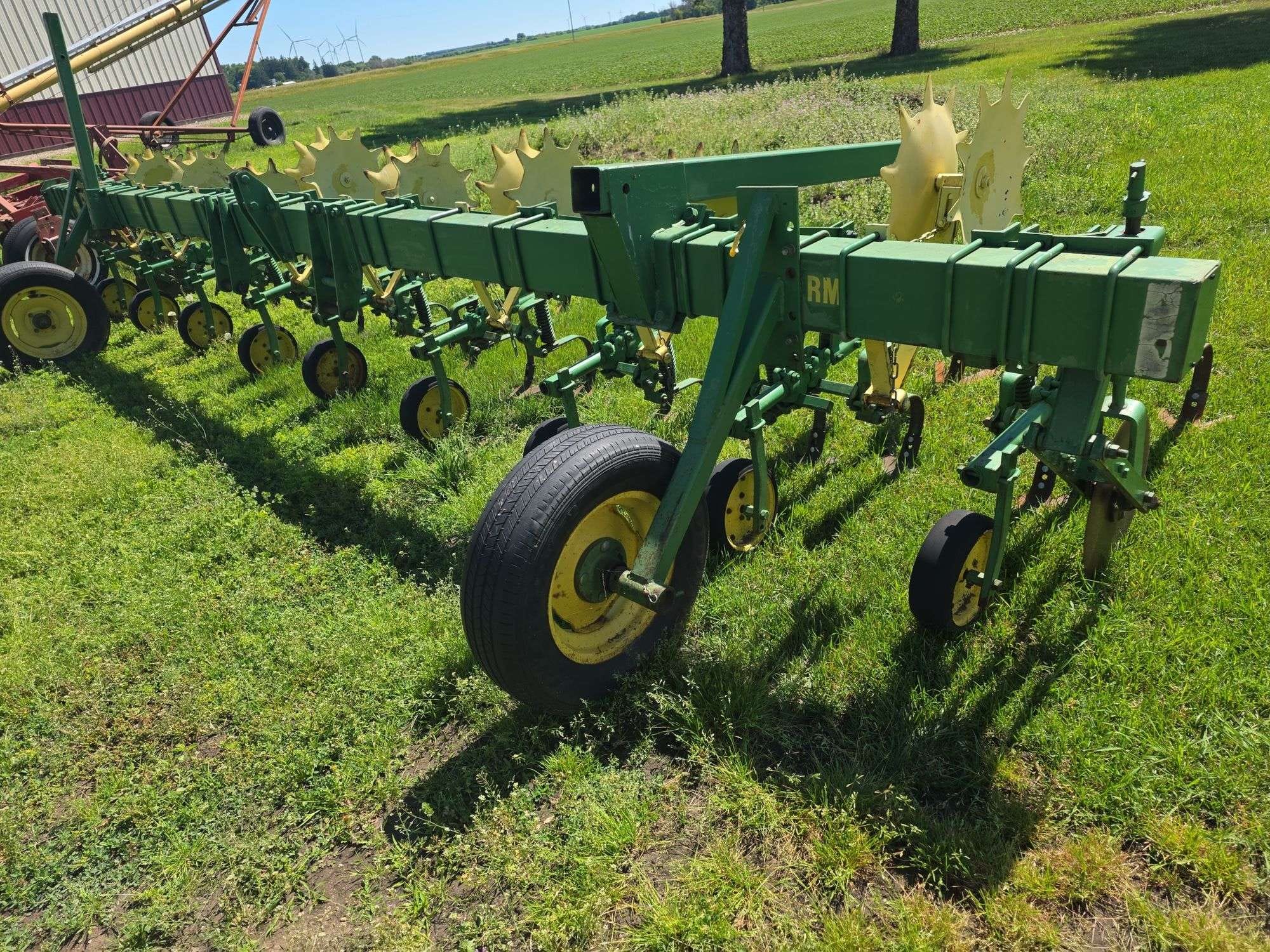 John Deere RM Equipment Image0