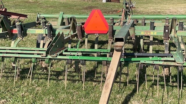 Image of John Deere 1000 equipment image 4