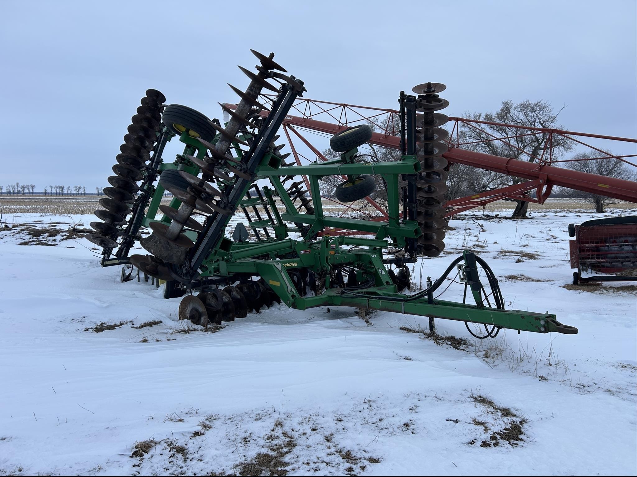 John Deere 637 Equipment Image0