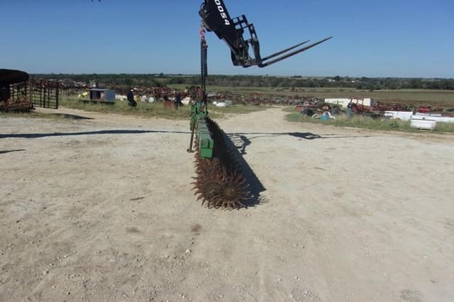 Image of John Deere Rotary Hoe equipment image 3
