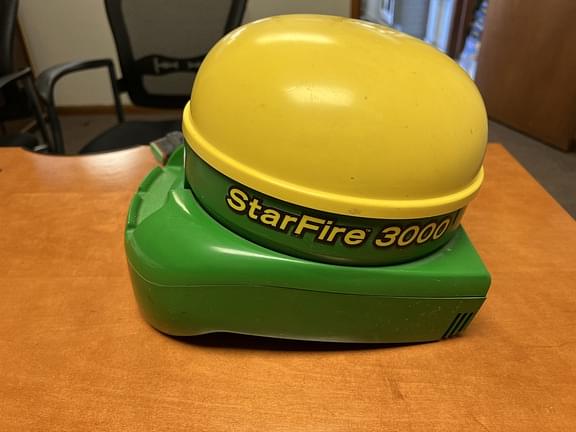 Image of John Deere StarFire 3000 Primary image