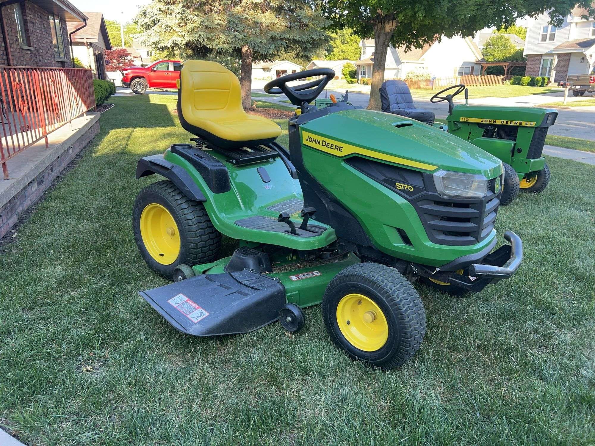John Deere S170 Equipment Image0