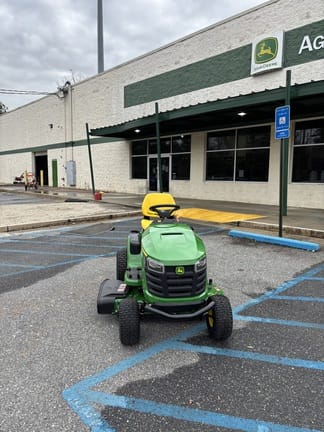 John Deere S220 Equipment Image0
