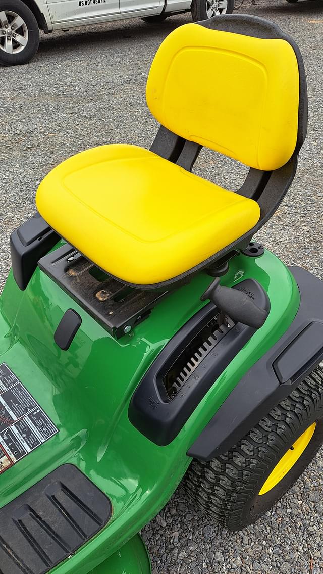Image of John Deere S240 equipment image 4