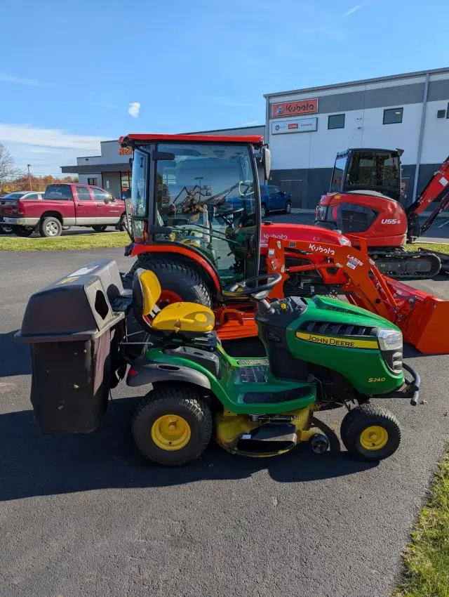 Image of John Deere S240 equipment image 3