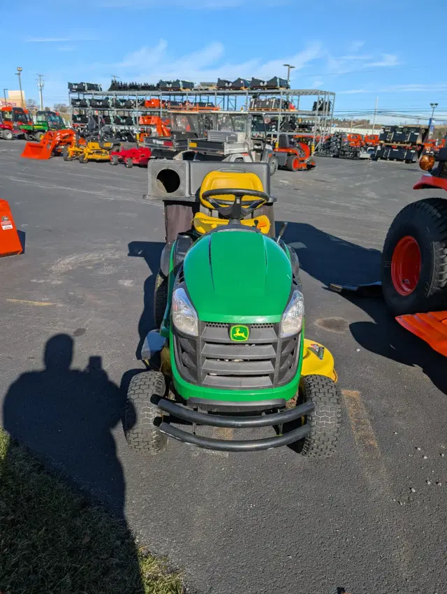 Image of John Deere S240 equipment image 2