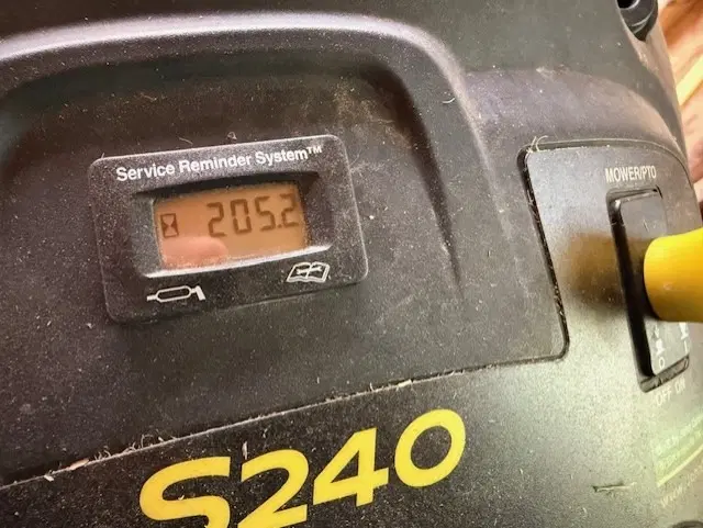 Image of John Deere S240 equipment image 1