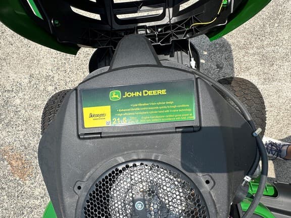Image of John Deere S240 equipment image 4