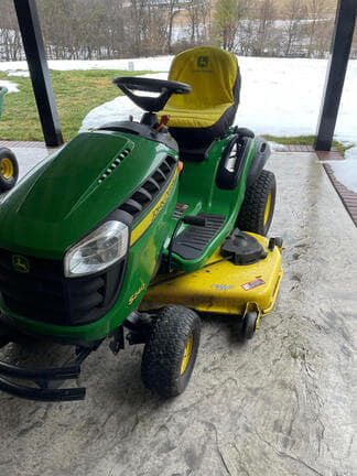 Image of John Deere S240 equipment image 2