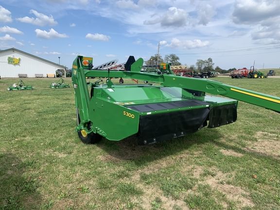 John Deere S300 Equipment Image0