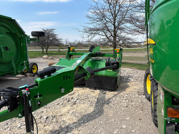 Image of John Deere S300 equipment image 1