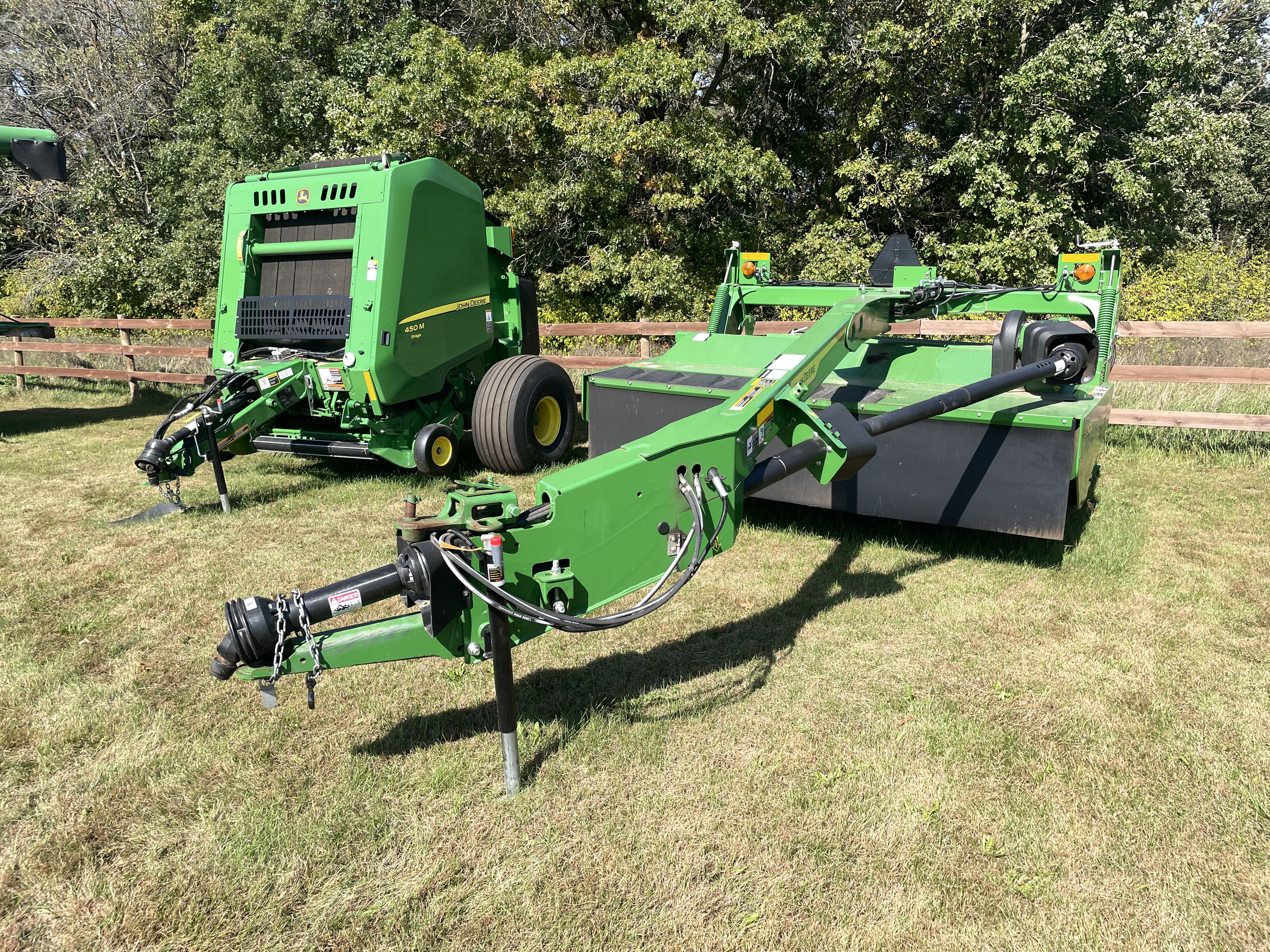 John Deere S300 Equipment Image0