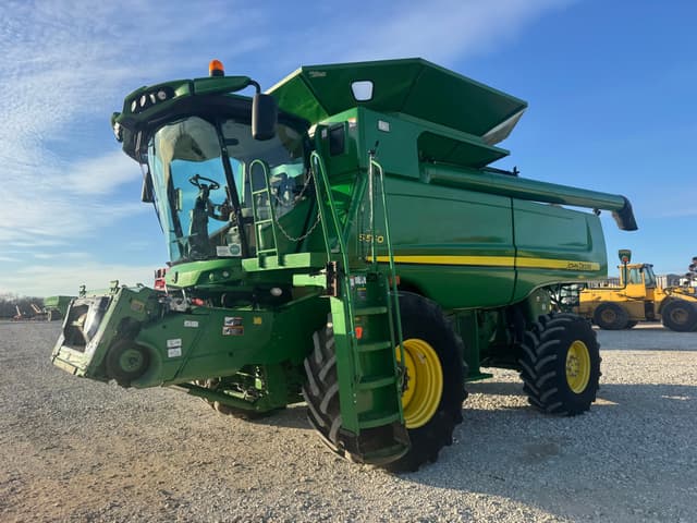 Image of John Deere S550 equipment image 1