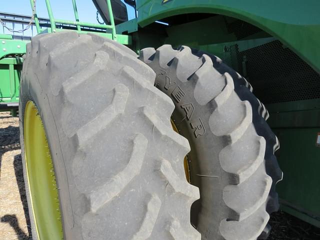 Image of John Deere S660 equipment image 2