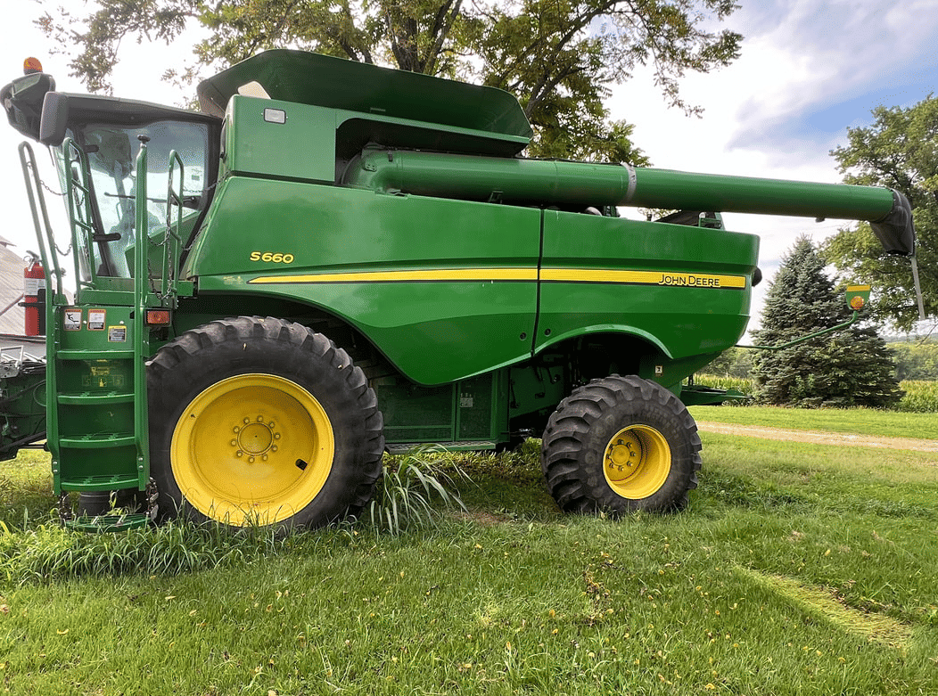 Image of John Deere S660 Image 1