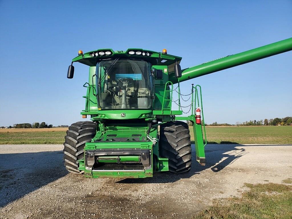 Image of John Deere S660 Image 0