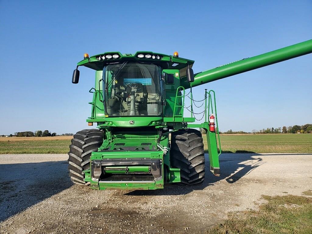 Image of John Deere S660 Image 1