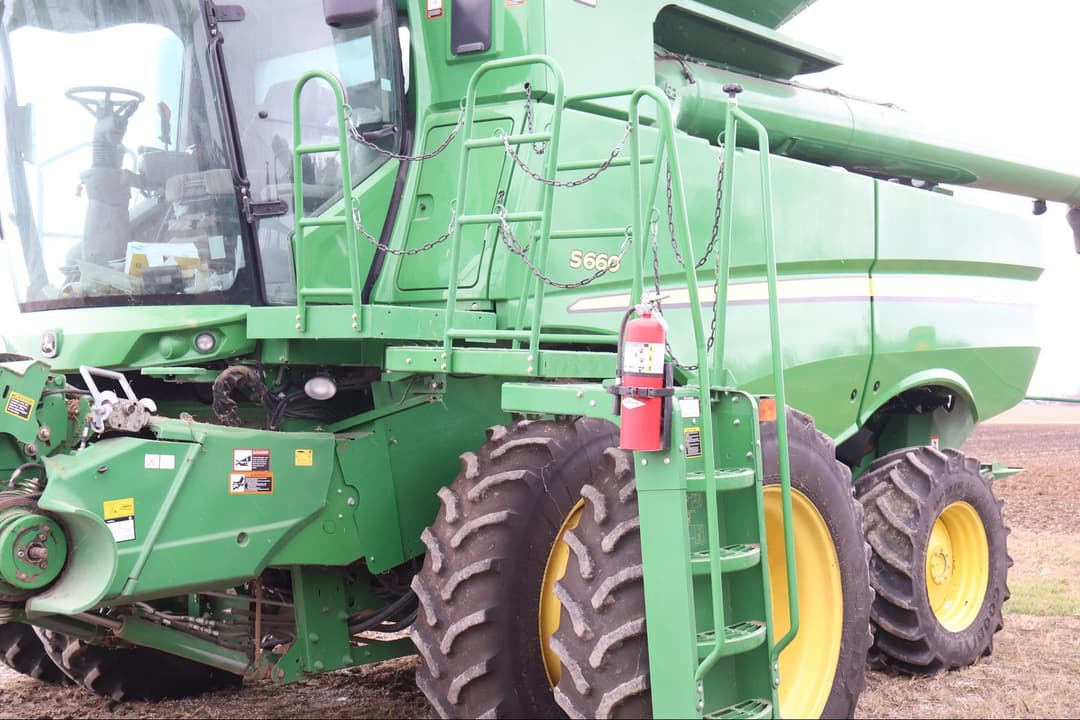 Image of John Deere S660 Image 1