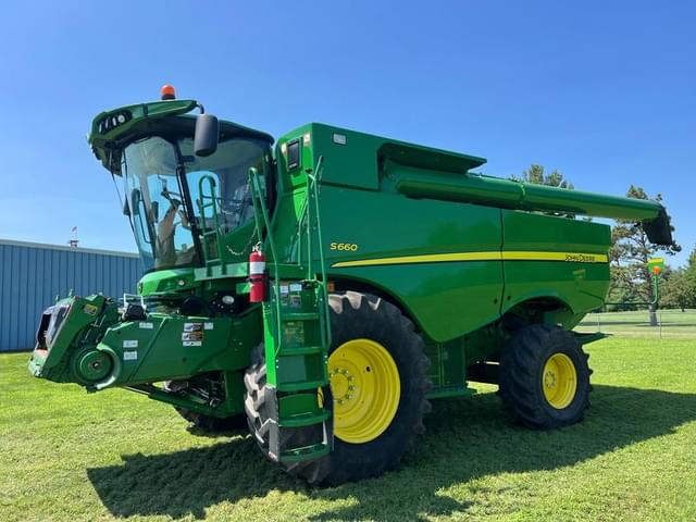 Image of John Deere S660 equipment image 1