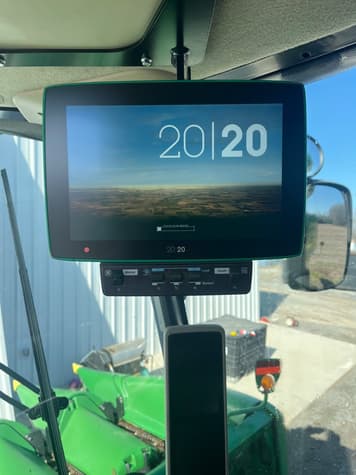 Main image John Deere S660