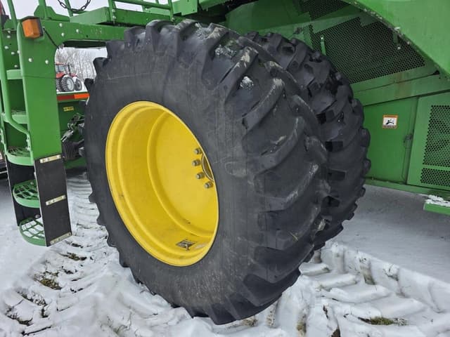Image of John Deere S660 equipment image 3