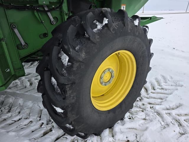 Image of John Deere S660 equipment image 4