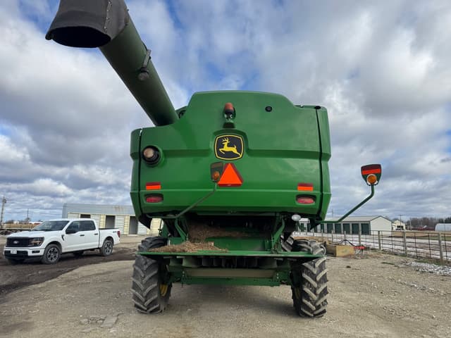 Image of John Deere S660 equipment image 4